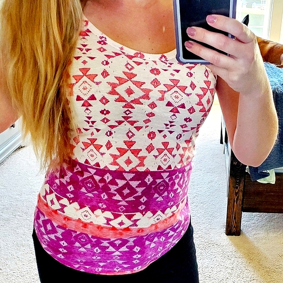 American Eagle Outfitters Tops - Women's American Eagle "Favorite Tee" Short Sleeve Scoop Neck Aztec Tee Shirt